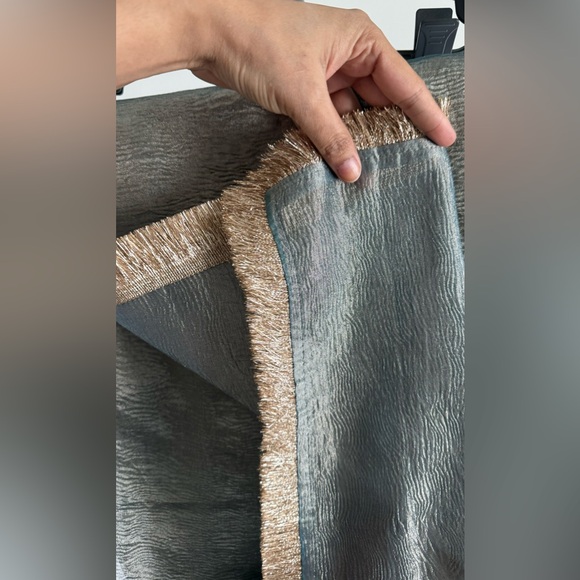 Brand new designer tissue silk saree with gota work and brocade blouse piece - Picture 4 of 6